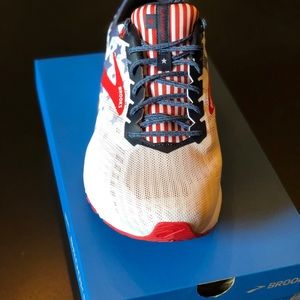 Brooks Launch 6 Stars and Stripes RUNUSA 4th